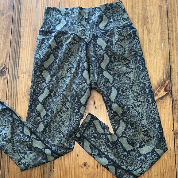 Buffbunny rebel legging green snake bite - Picture 10 of 10